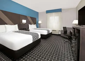 La Quinta Inn & Suites by Wyndham Sulphur Springs hotel thumbnail 7