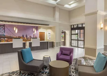 La Quinta Inn & Suites by Wyndham Newark - Elkton hotel thumbnail 2