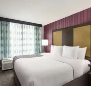 La Quinta Inn & Suites by Wyndham Newark - Elkton hotel detail image 3