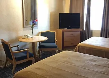 Sky Ranch Inn hotel thumbnail 6