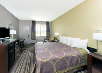 Super 8 by Wyndham Colorado City hotel thumbnail 7