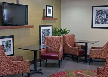 Hampton Inn Norfolk/Chesapeake (Greenbrier Area) hotel thumbnail 2