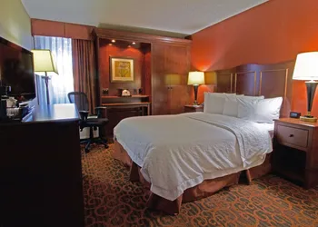 Hampton Inn Norfolk/Chesapeake (Greenbrier Area) hotel thumbnail 7