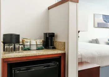 Courtyard By Marriott Farmington hotel thumbnail 8