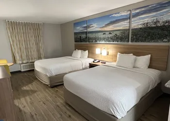 Days Inn by Wyndham Dallas Plano hotel thumbnail 5