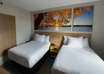 Days Inn by Wyndham Willmar hotel thumbnail 6