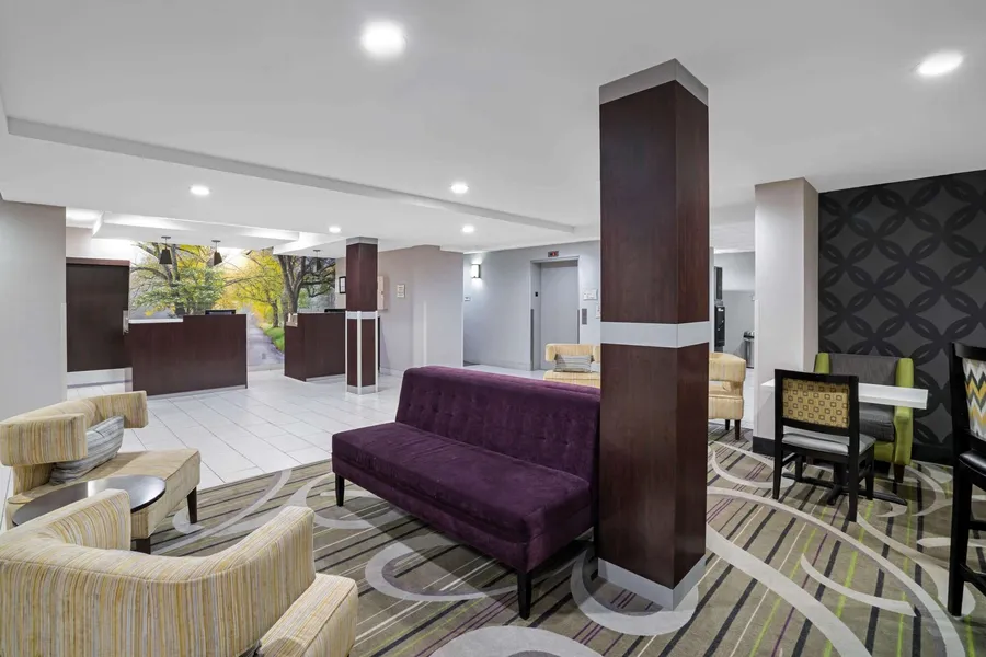 La Quinta Inn & Suites by Wyndham Knoxville North I-75 hotel detail image 6