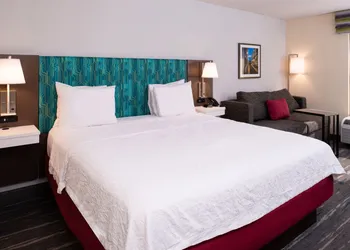 Hampton Inn Greensboro-Airport hotel thumbnail 8