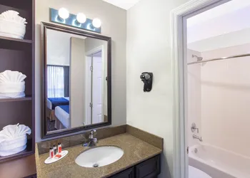 Grand Hotel Orlando at Universal Blvd - Shuttle to Theme Parks hotel thumbnail 8