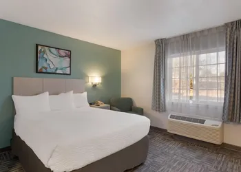 MainStay Suites Omaha Old Mill hotel thumbnail 8