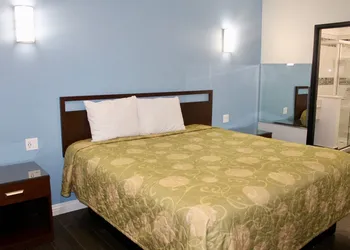 Crescent Inn hotel thumbnail 3
