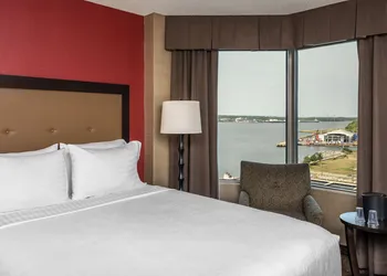 Holiday Inn Sydney - Waterfront by IHG hotel thumbnail 6