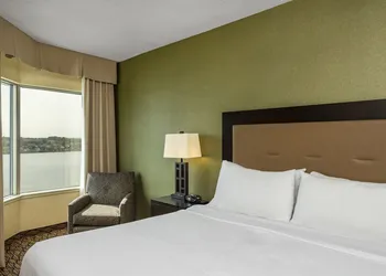 Holiday Inn Sydney - Waterfront by IHG hotel thumbnail 7