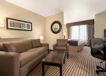 University Hotel - Davis Area by IHG hotel thumbnail 2
