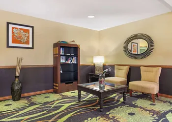 Best Western Plus Waco North hotel thumbnail 3