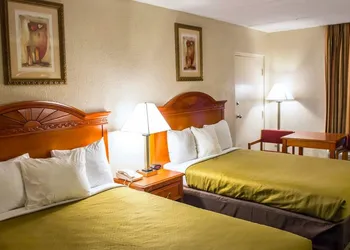 Econo Lodge Panama City St. Andrews hotel thumbnail 5