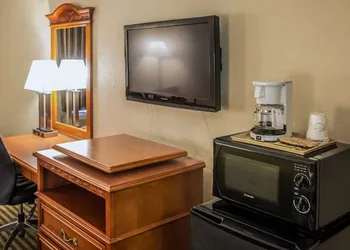 Econo Lodge Panama City St. Andrews hotel thumbnail 7