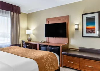 Comfort Suites Plainview hotel thumbnail 6