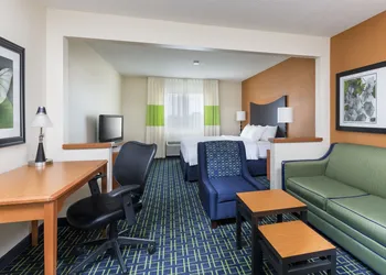 AmericInn by Wyndham Topeka hotel thumbnail 7