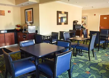 AmericInn by Wyndham Topeka hotel thumbnail 4
