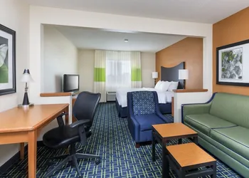 AmericInn by Wyndham Topeka hotel thumbnail 7