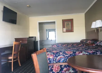 Travelodge by Wyndham Orangeburg hotel thumbnail 6