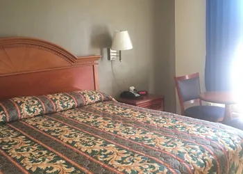 Travelodge by Wyndham Orangeburg hotel thumbnail 7