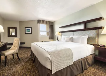 Days Inn by Wyndham Vermilion hotel thumbnail 7
