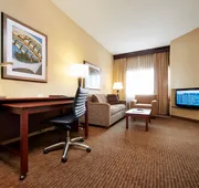 DoubleTree Suites by Hilton Hotel Cincinnati - Blue Ash hotel detail image 4