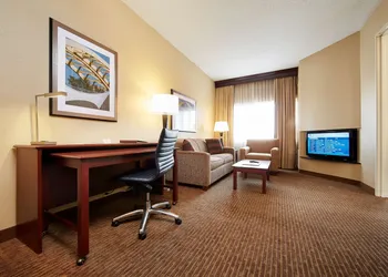 DoubleTree Suites by Hilton Hotel Cincinnati - Blue Ash hotel thumbnail 4