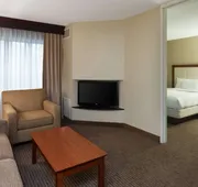 DoubleTree Suites by Hilton Hotel Cincinnati - Blue Ash hotel detail image 7