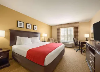 Country Inn & Suites by Radisson, Minot, ND hotel thumbnail 7