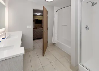 Holiday Inn Express Hotel & Suites Scottsbluff-Gering by IHG hotel thumbnail 6