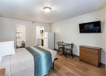 HomeTowne Studios by Red Roof Atlanta - Lawrenceville hotel thumbnail 7