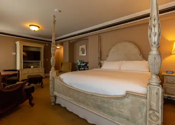 Grant Hall Hotel hotel thumbnail 8