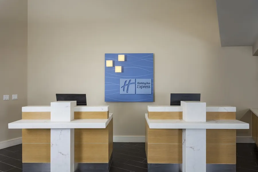 Holiday Inn Express & Suites La Jolla – Windansea Beach by IHG hotel detail image 2