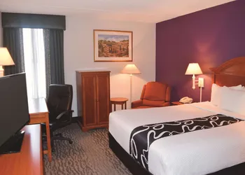 La Quinta Inn by Wyndham Binghamton - Johnson City hotel thumbnail 3