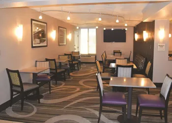 La Quinta Inn by Wyndham Binghamton - Johnson City hotel thumbnail 8