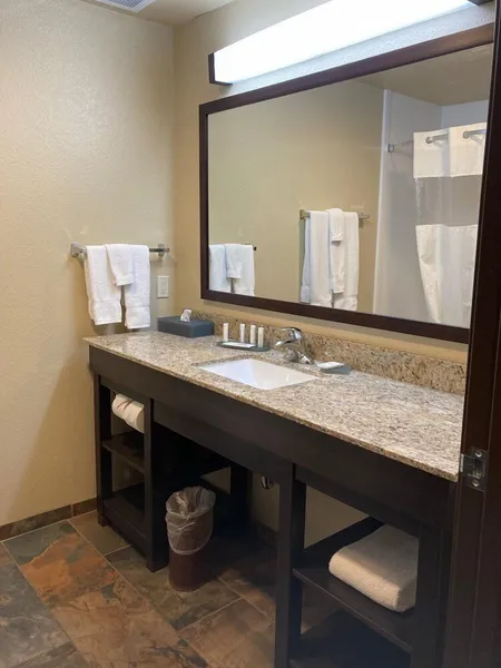 La Quinta Inn by Wyndham Binghamton - Johnson City hotel detail image 6