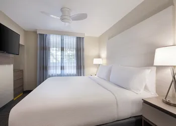 Holiday Inn Resort Orlando Suites - Waterpark by IHG hotel thumbnail 8