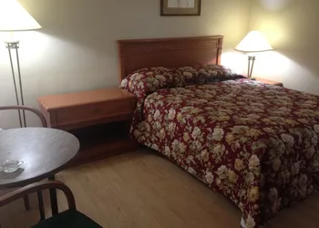 American Plaza Motel hotel thumbnail 8