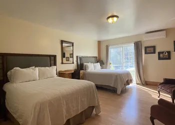 Timber House Resort hotel thumbnail 6