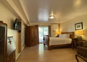 Timber House Resort hotel thumbnail 8