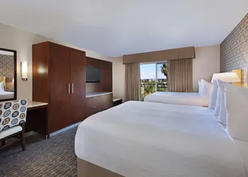 Embassy Suites by Hilton Anaheim North hotel thumbnail 6