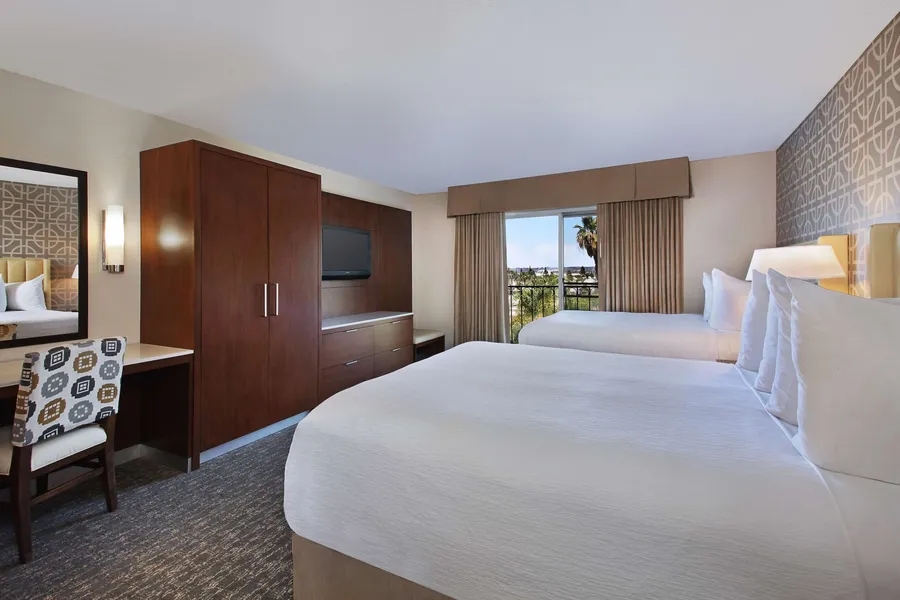 Embassy Suites by Hilton Anaheim North hotel detail image 6