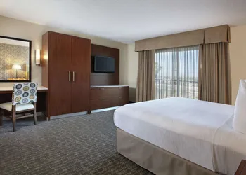 Embassy Suites by Hilton Anaheim North hotel thumbnail 8