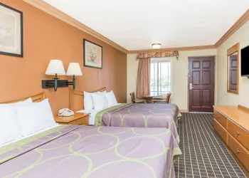 Super 8 by Wyndham Azusa hotel thumbnail 6