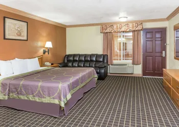 Super 8 by Wyndham Azusa hotel thumbnail 7