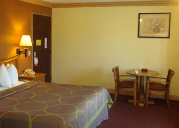 Super 8 by Wyndham Azusa hotel thumbnail 3