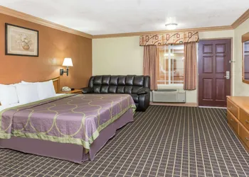 Super 8 by Wyndham Azusa hotel thumbnail 7